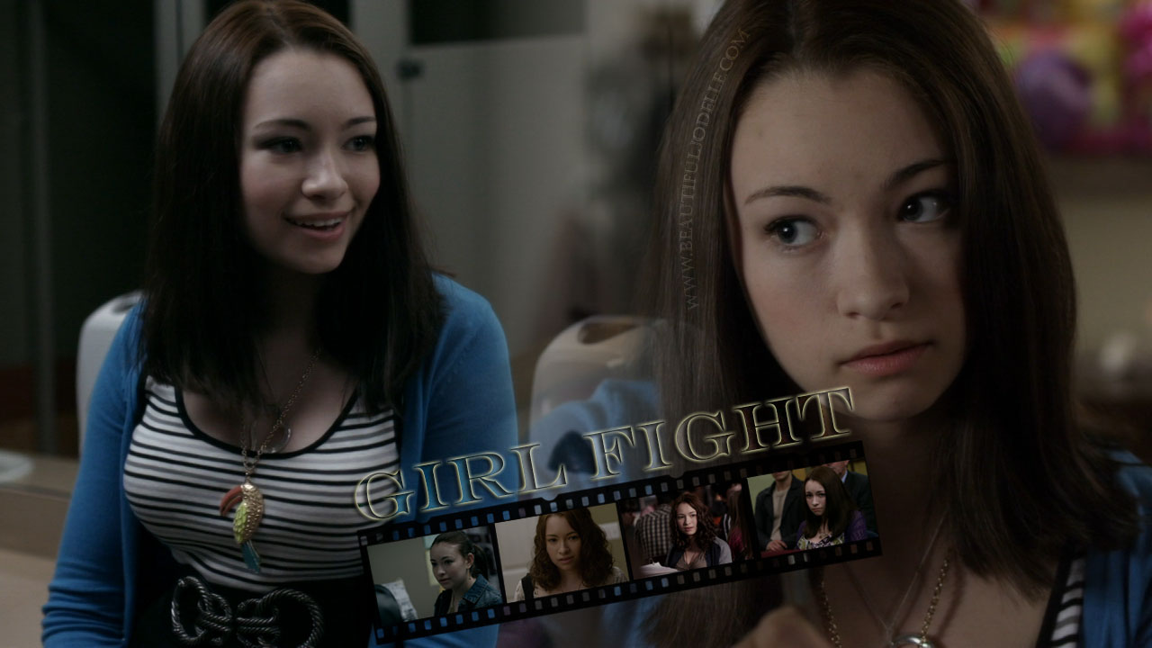 Jodelle Ferland Girl Fight HD wallpaper